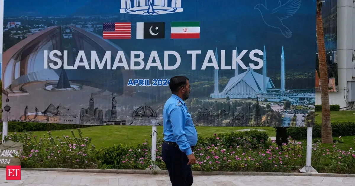 Iran blasts Pakistan as mediator, while Tehran courts Washington with a new Hormuz plan