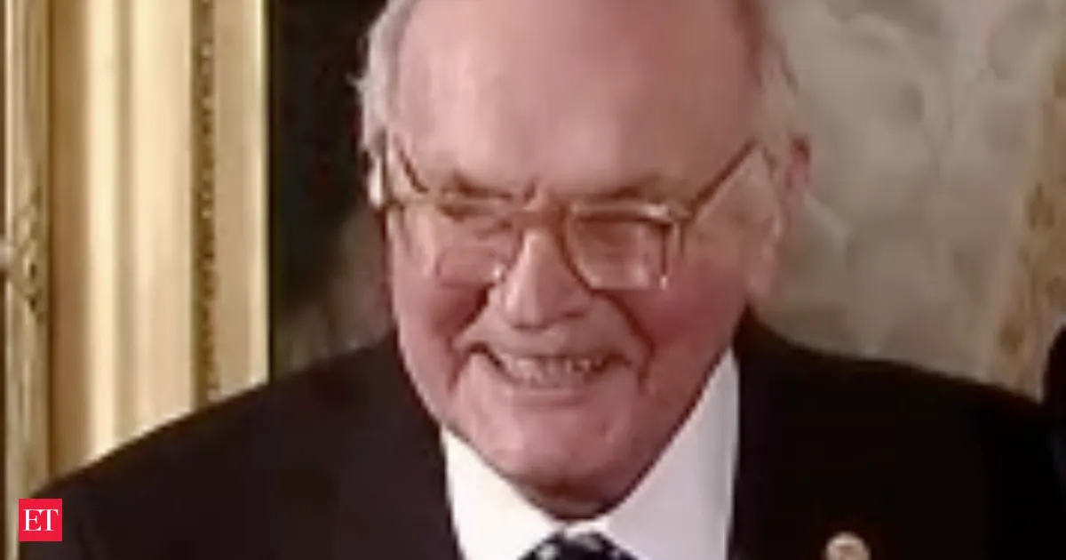 Harry Coover’s failed plastic experiment accidentally birthed cyanoacrylate the superglue powering modern medicine