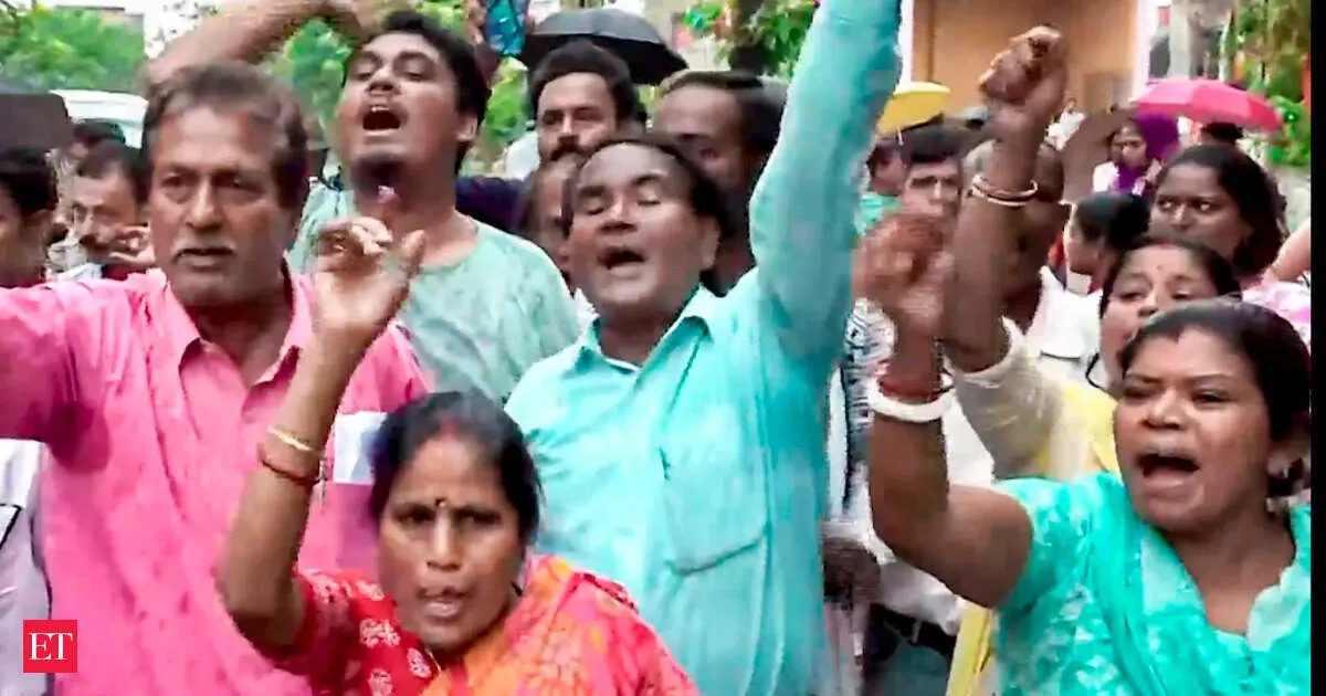 Ratna Debnath mother of RG Kar victim leads in Panihati by 5067 votes