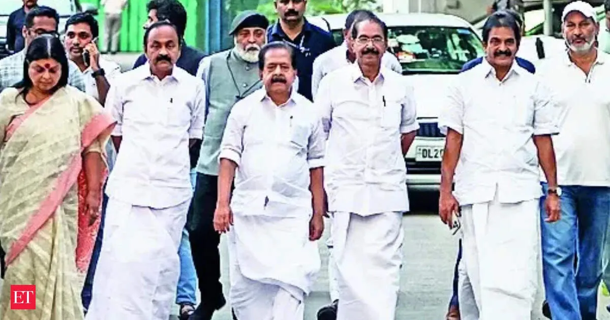 Kerala Congress orders workers to remove CM flex boards and cancel rallies after Delhi talks