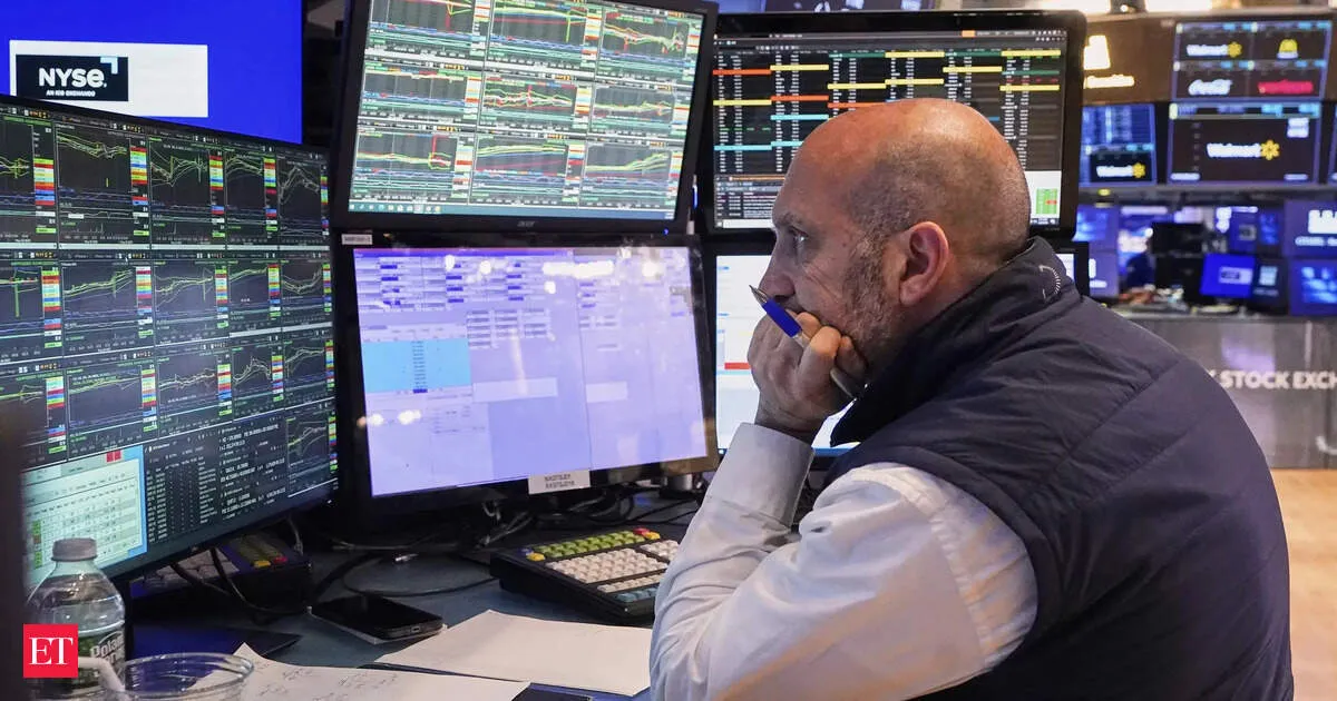 Dow and S&P 500 slip as Nasdaq rises after Fed and tech earnings today