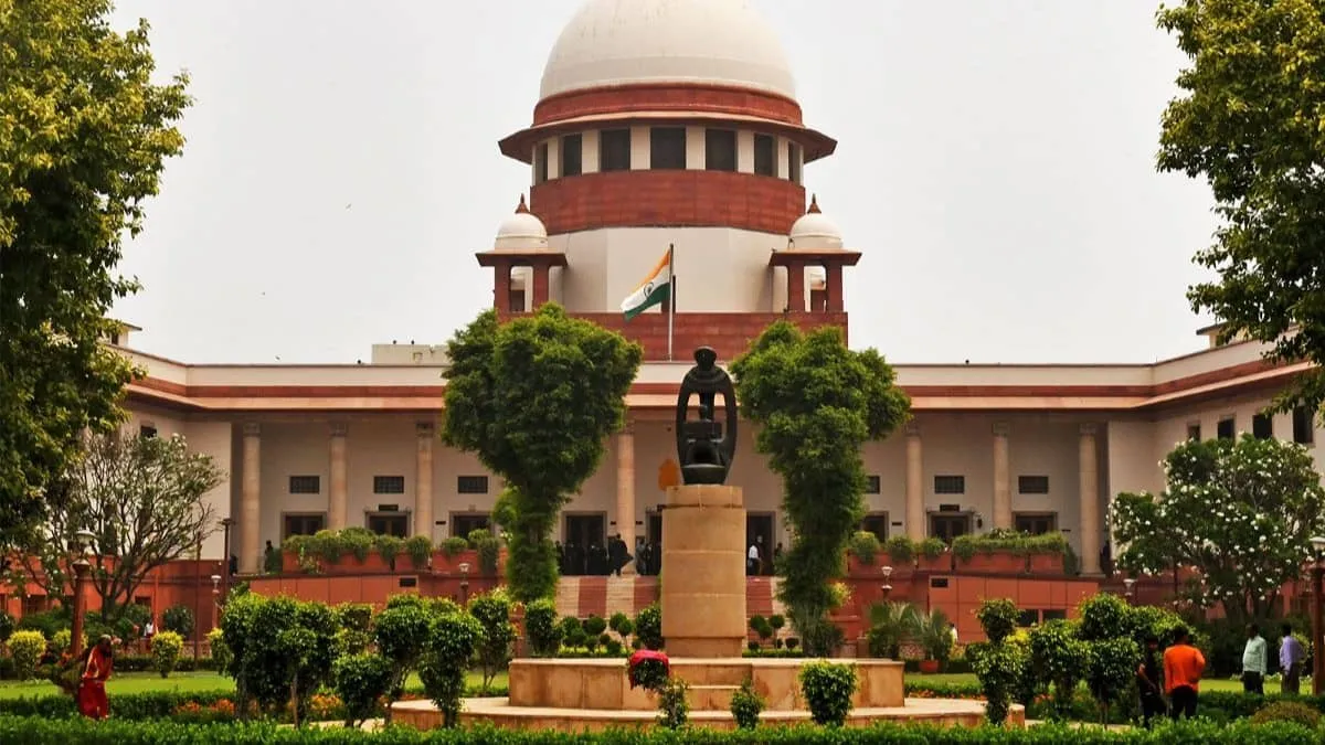 Supreme Court orders virtual Mondays and Fridays, with judges starting carpooling amid India fuel crisis