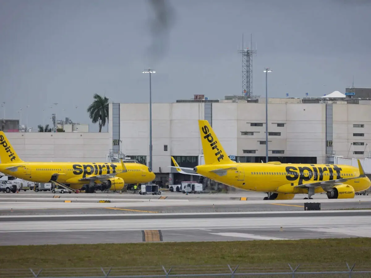Spirit Airlines cancels all flights immediately as fuel shock overwhelms restructuring