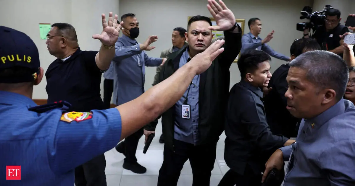Gunshots in Philippine Senate as ICC wanted senator Ronald dela Rosa refuses arrest