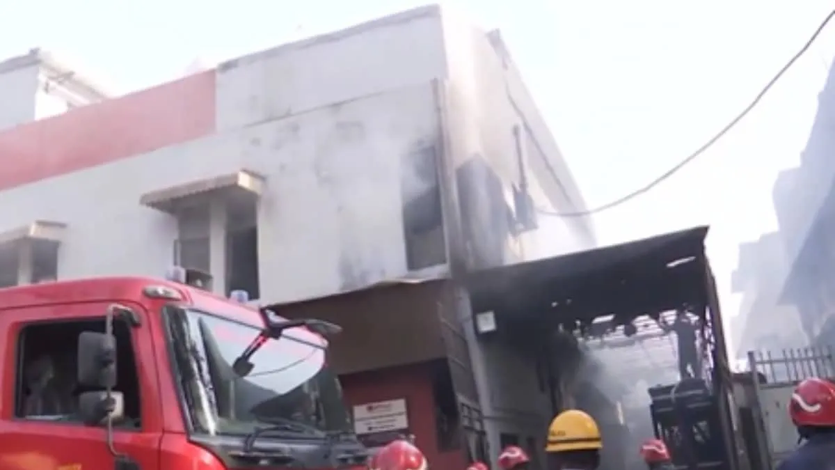 Fire Breaks Out at Liftbyte Factory Near Punjabi Bagh Metro Station in Delhi Crews Respond