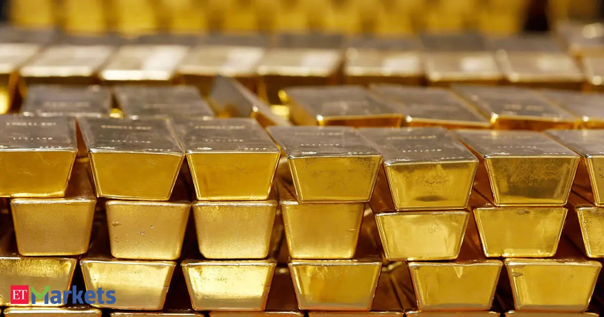 Gold slips as stronger dollar and US Iran tensions lift oil and inflation fears