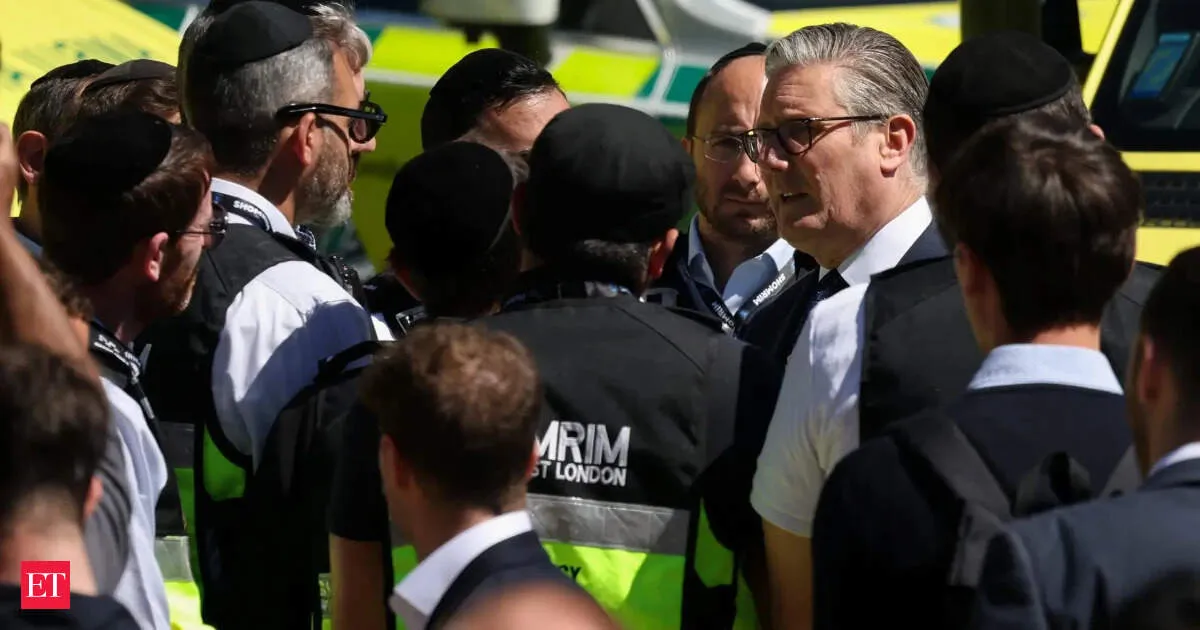 Starmer blasted with boos after Golders Green attack sparks fury over Jewish safety in UK