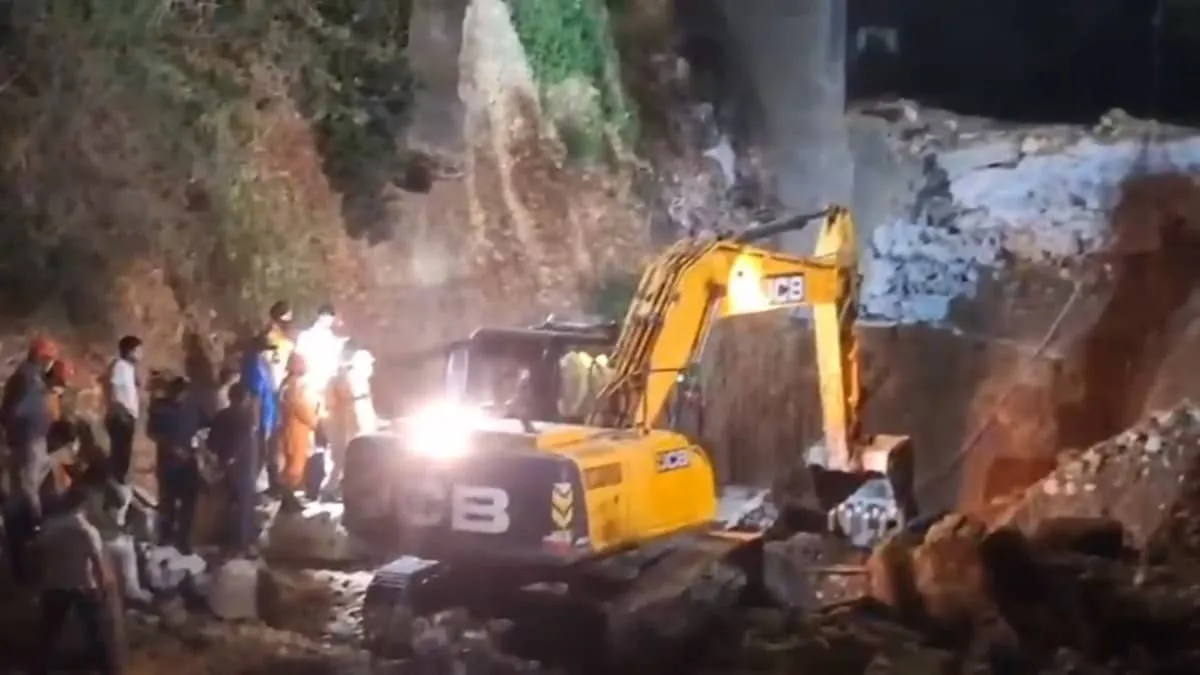 Jammu bridge collapse kills 3 labourers as govt suspends engineers and blacklists contractor