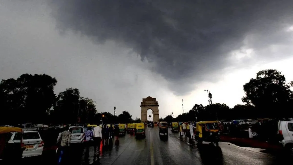 IMD Issues Yellow Alert for Delhi NCR Thunderstorms Rain and Gusty Winds for 48 Hours