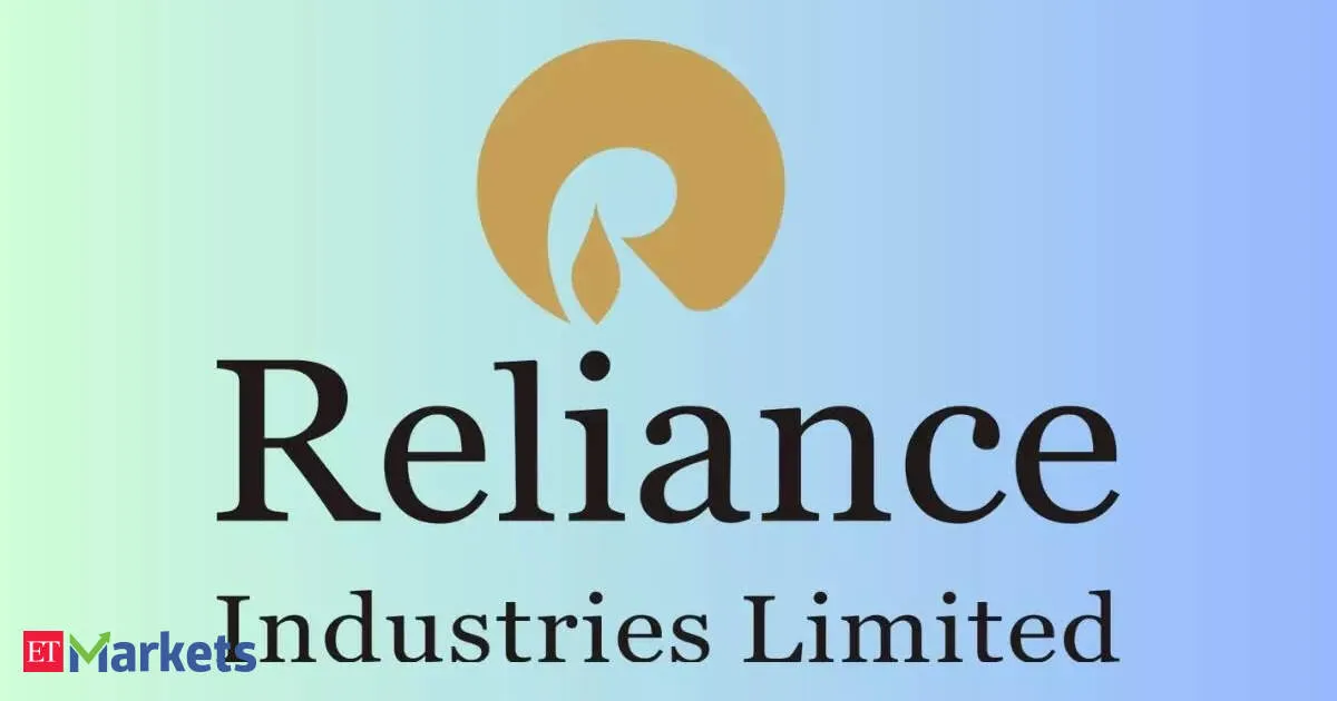 Reliance crosses 10 billion profit mark becoming first Indian firm to do so
