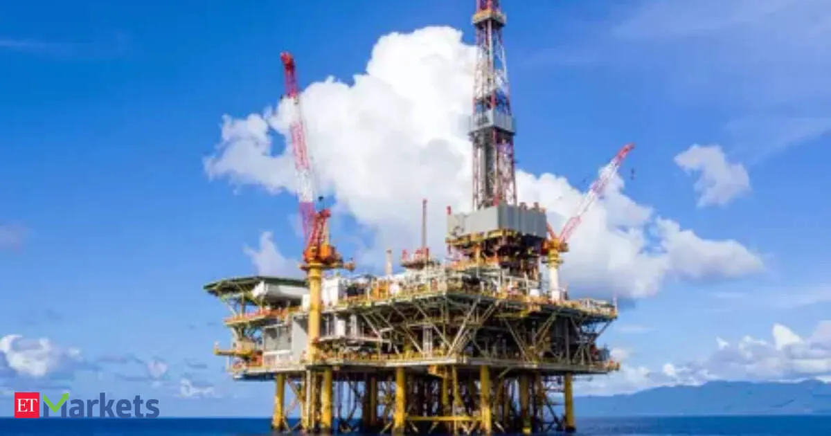 Brent surges to one month high as Hormuz disruption fears deepen
