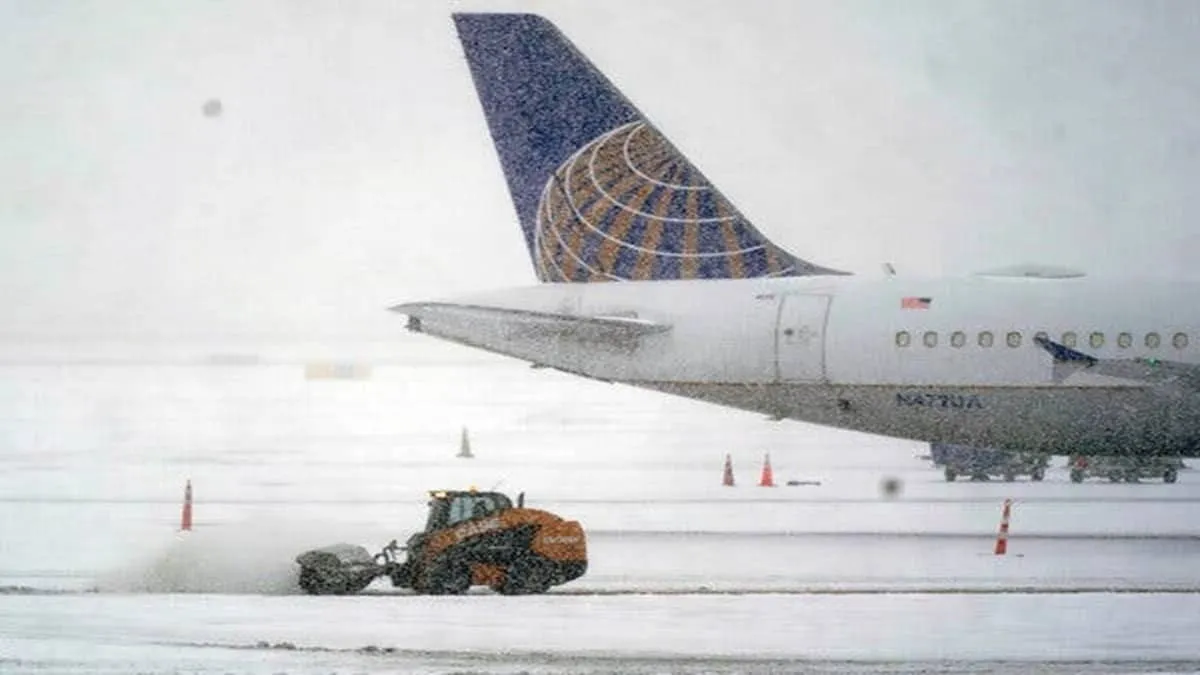 Winter storm Devin strands US holiday travelers as 1800 flights canceled across major airports