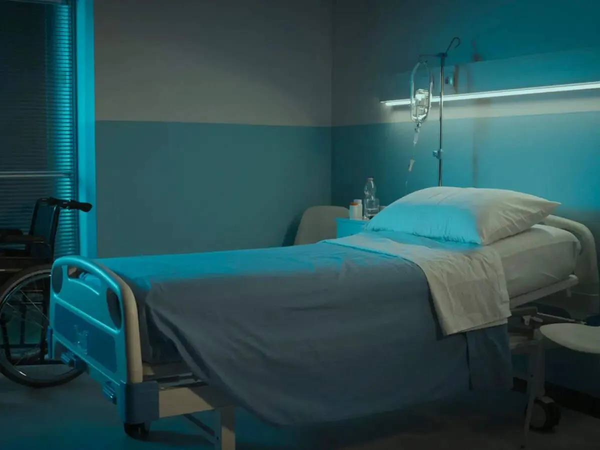 Hospital stocks shrug off volatility as insurance demand and bed expansion power profits