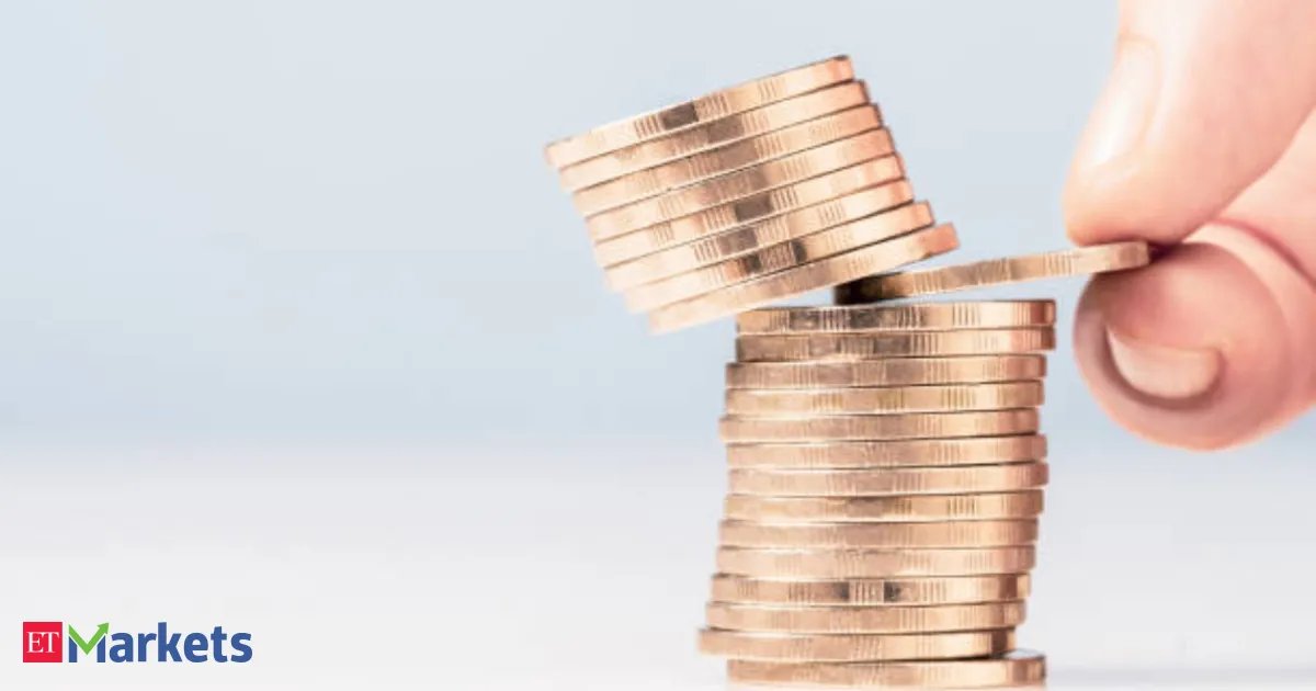 Foreign investors pull out Rs 14231 crore as global jitters rattle Indian stocks