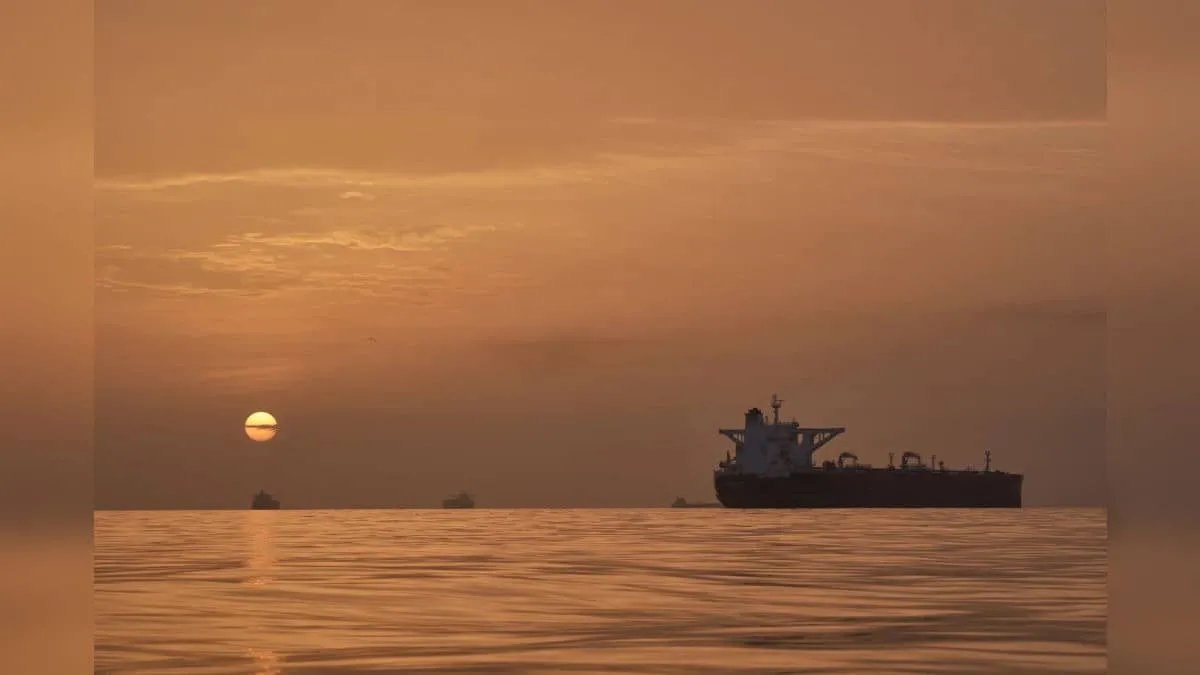 US starts mine clearing in Strait of Hormuz as oil route risks global shock