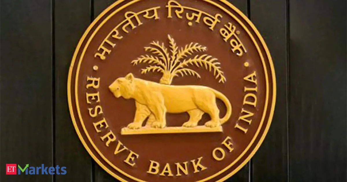 RBI auctions new 10 year bond raising 34000 crore at 6 94% yield