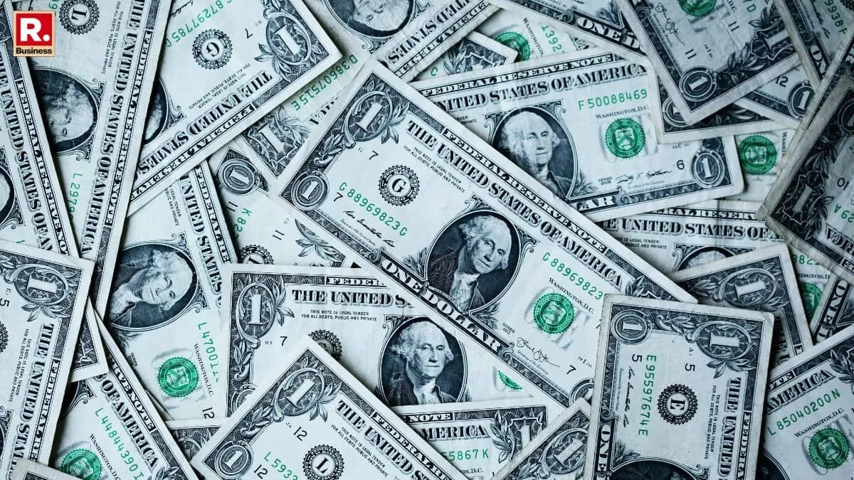 Dollar Firms as Middle East Peace Fades and Oil Nears 105 Fuel Inflation Fears