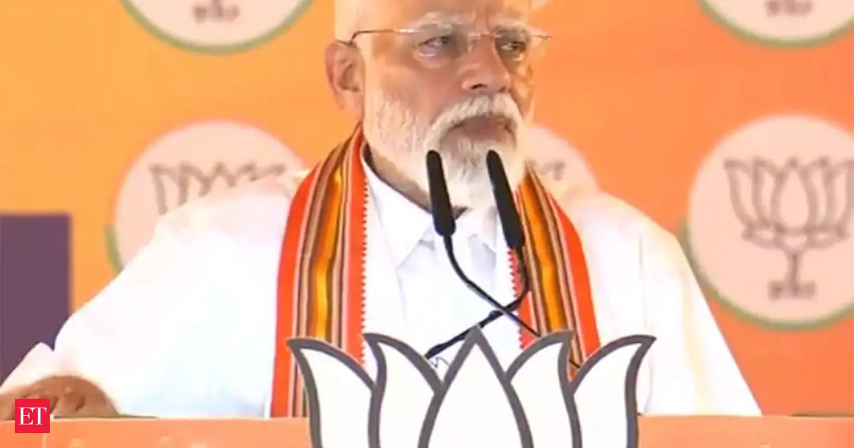 Modi slams TMC over loot, says infiltration is pushing Bengalis out