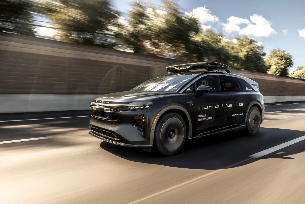 Uber hires Hertz affiliate Oro Mobility to maintain and repair its Lucid robotaxis fleet