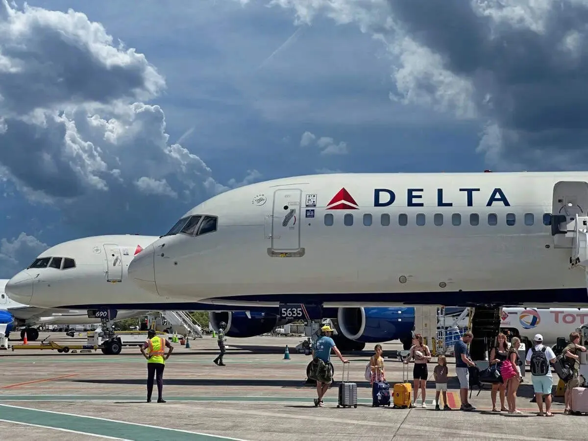 Delta to end free snacks and drinks on short economy flights starting May 19