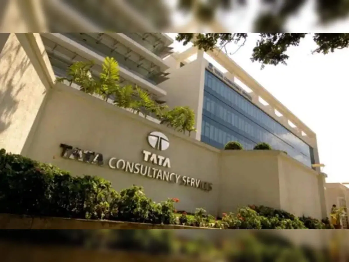 Police hunt TCS employee Nida Khan over alleged forcible conversion and harassment case at Nashik