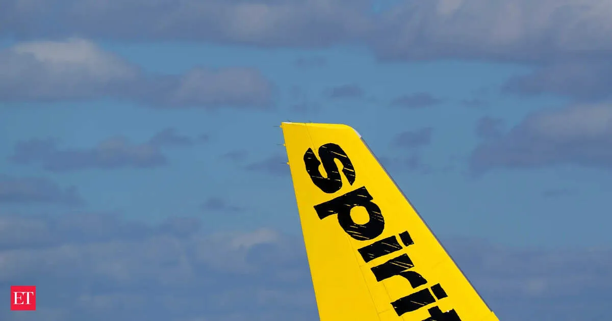 Trump weighs taxpayer funded rescue of Spirit Airlines as a final proposal lands
