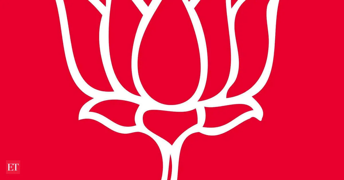 Modi promises citizenship to West Bengal refugees and orders infiltrators out by May 4