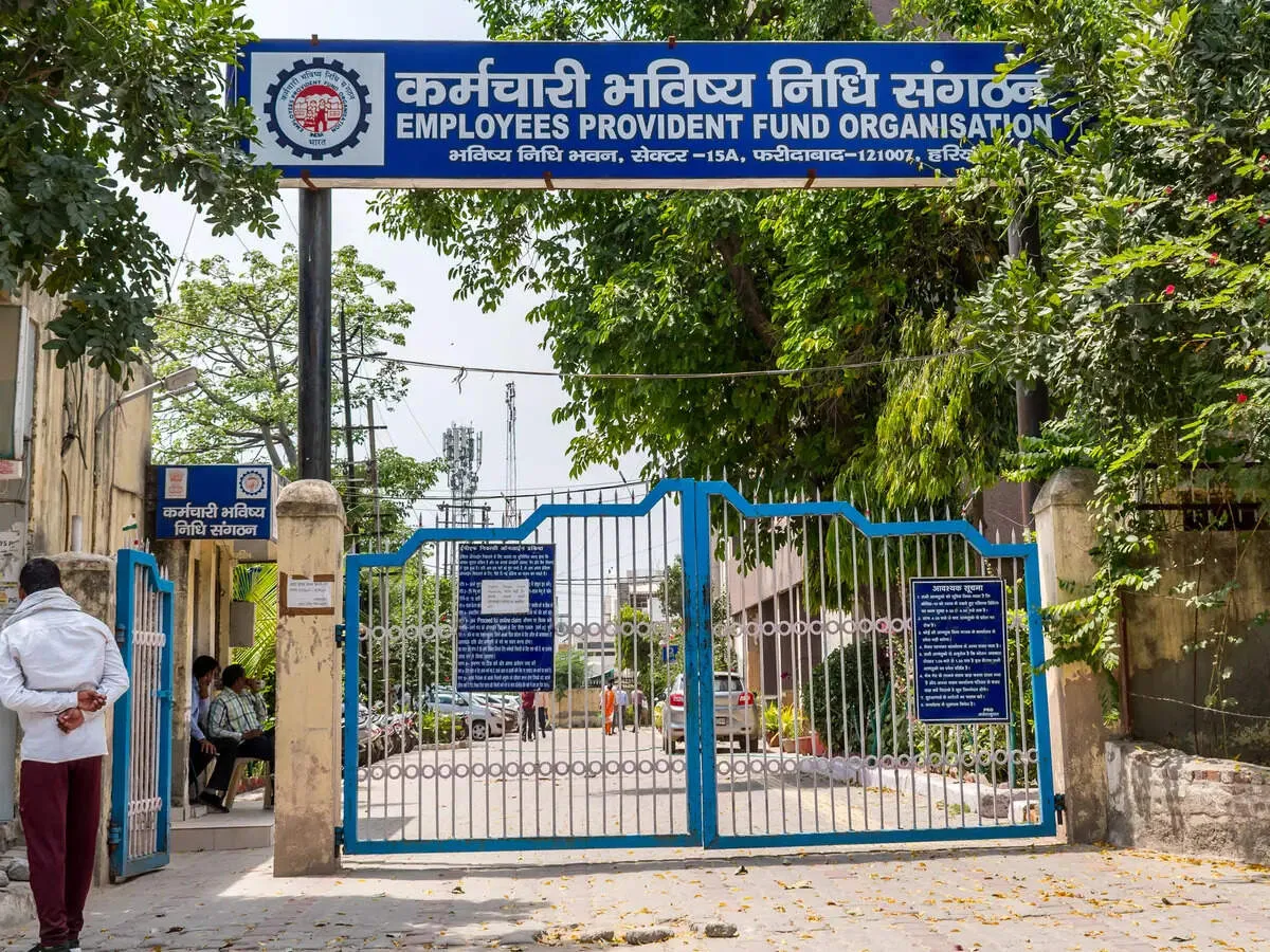 EPFO ordered to pay Rs 50,000 after 10 year PF transfer delay deemed unjustified