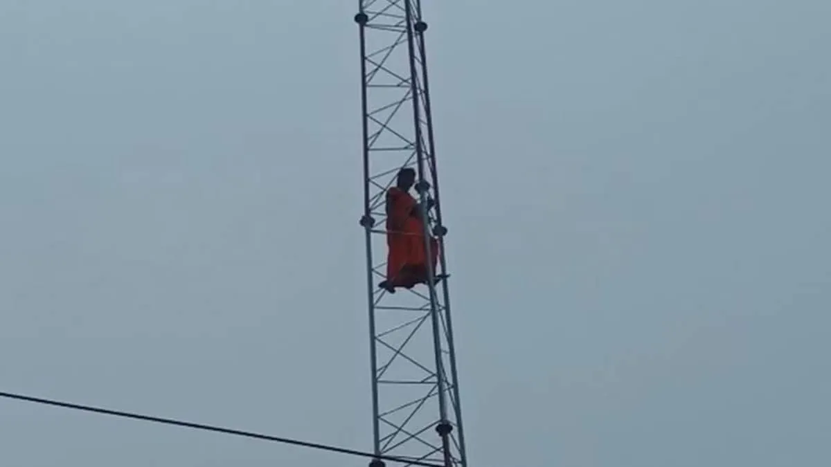 Kanpur woman climbs transmission tower in Sholay style to demand husband’s jail release