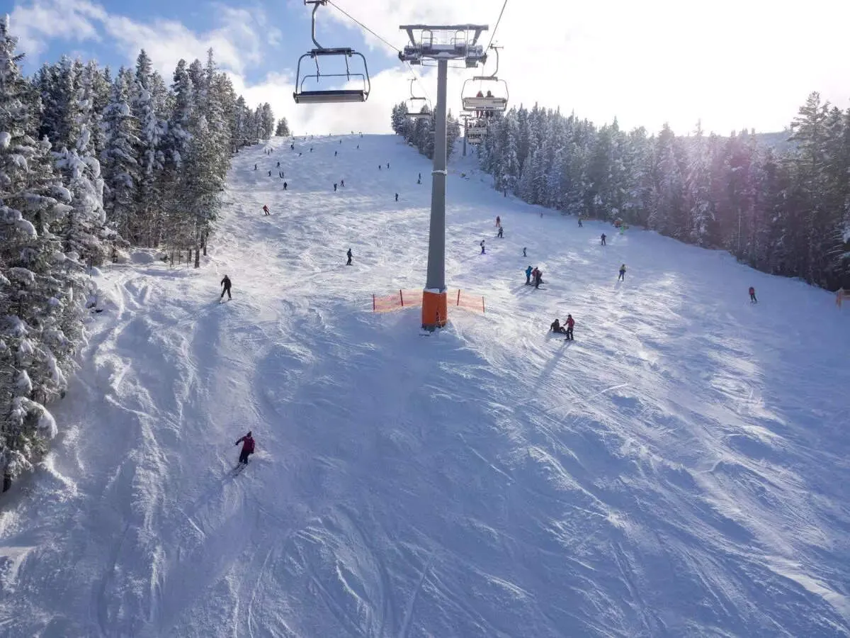 Bulgaria ski resort turns climate risk into digital nomad magnet