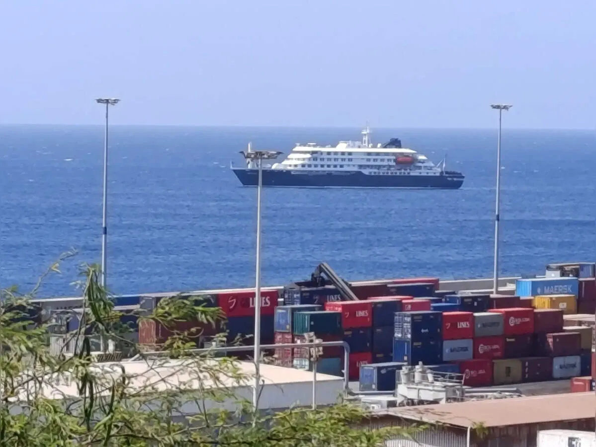 Hantavirus cruise ship MV Hondius given dock approval to reach Canary Islands after deaths