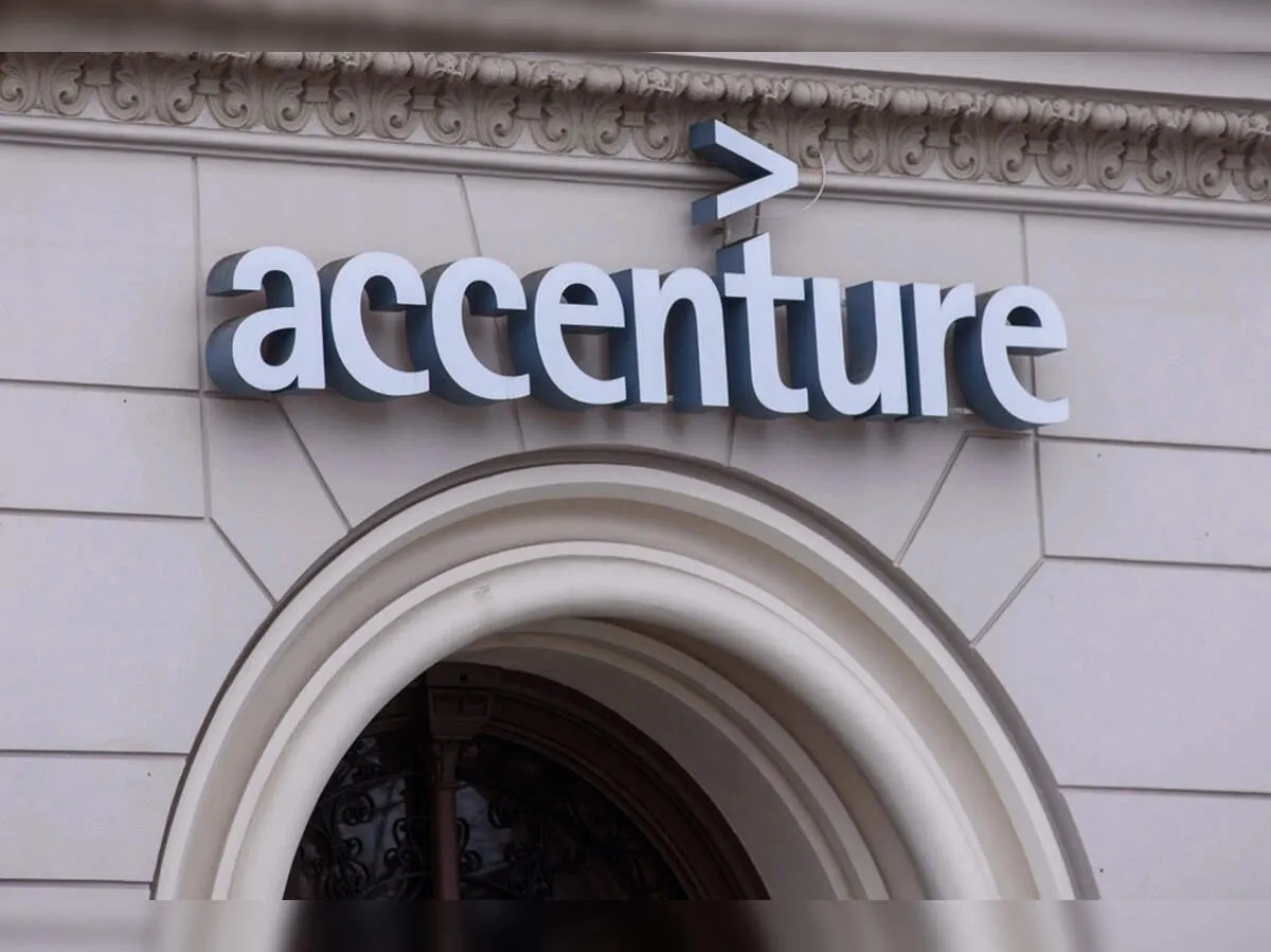 Accenture will deploy Microsoft Copilot 365 to all 743000 employees in a massive AI push