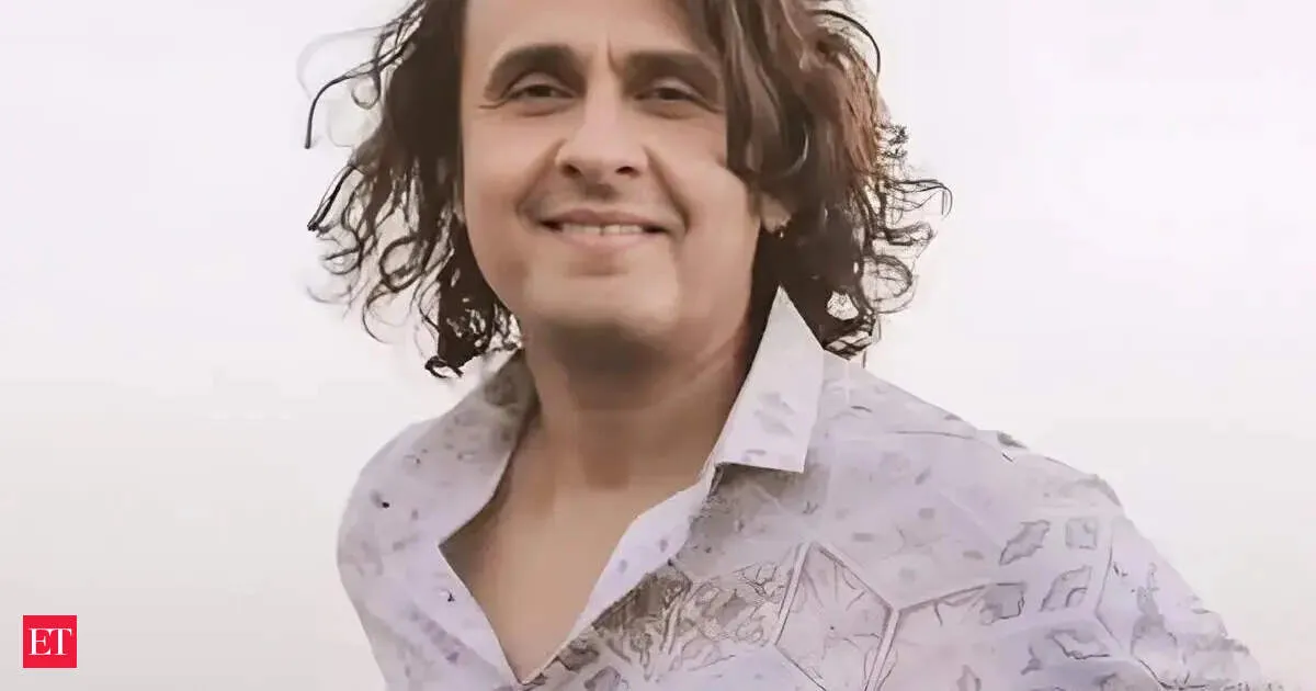 Sonu Nigam joins fans in Rotterdam after hearing them play his song before his concert