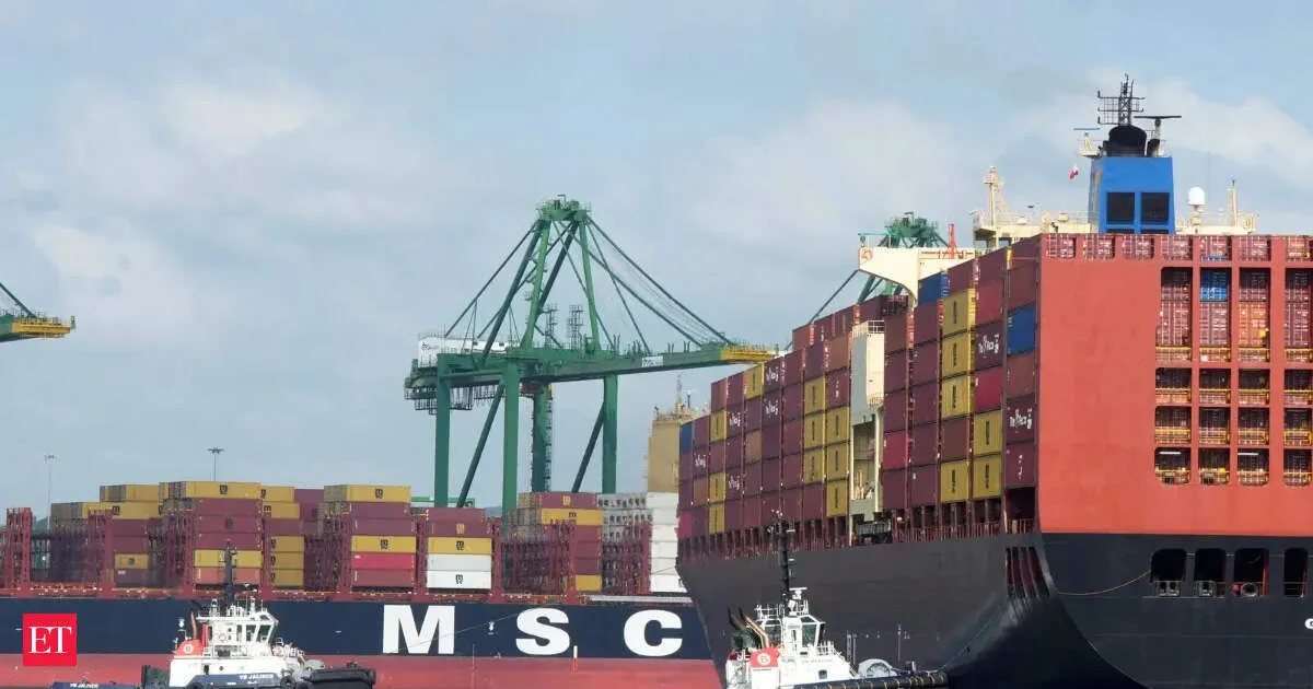 Firms pay up to 4 million to bypass Strait of Hormuz via Panama Canal