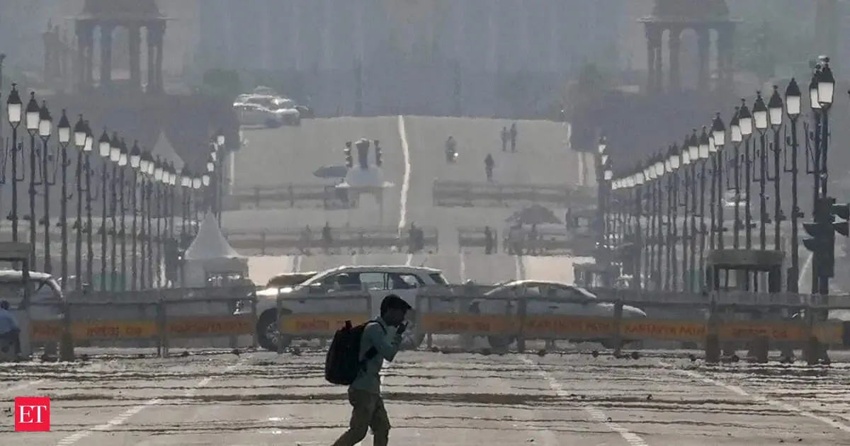 Delhi set for Monday thunderstorms as temperatures hover near 36C with rain until May 6