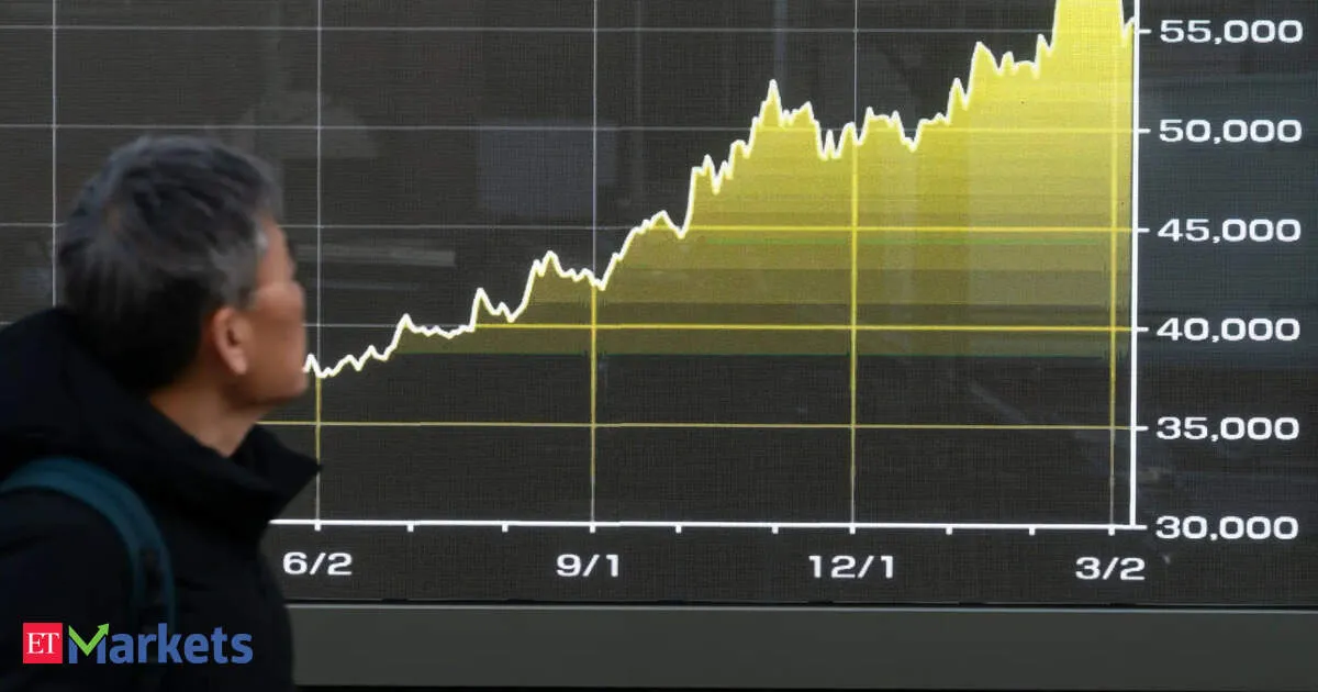 Japan bond outflows surge as oil prices stoke inflation worries and rate bets shift