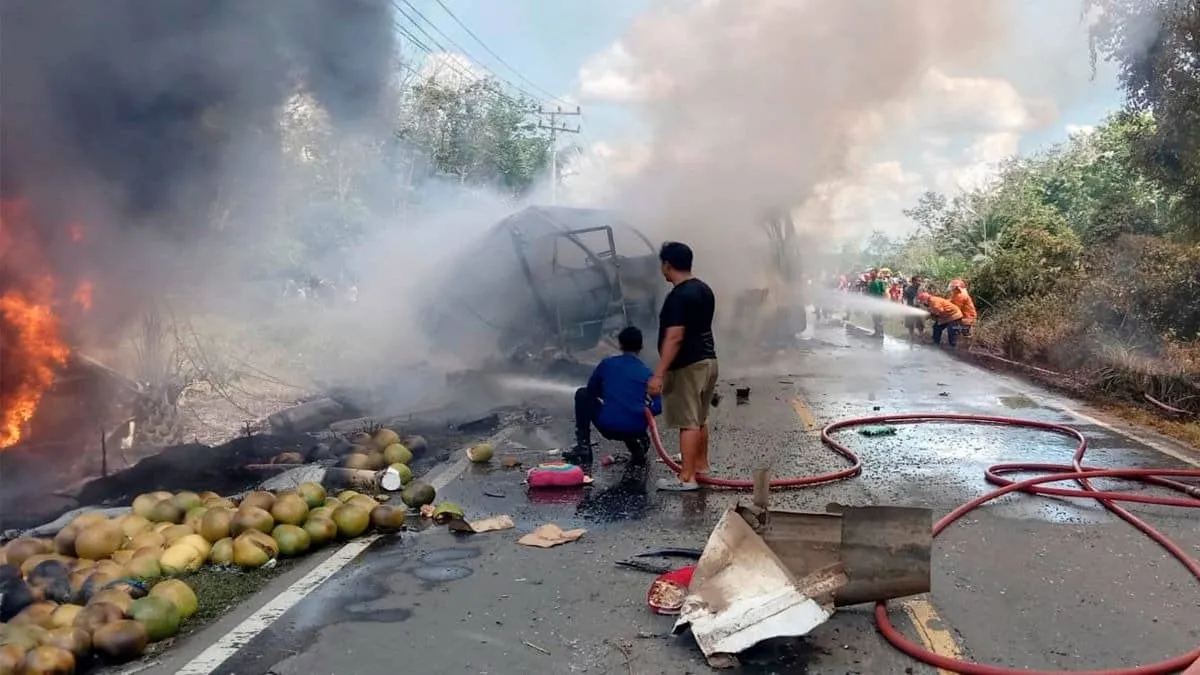 At Least 16 Killed After Bus Smashes Fuel Tanker on Indonesia Highway