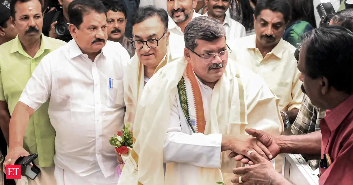 Kerala CM race spills onto streets as Congress supporters push three contenders to the top