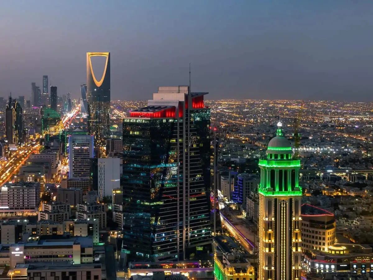 Saudi firms extend work from home as Iran ultimatum over Strait of Hormuz nears