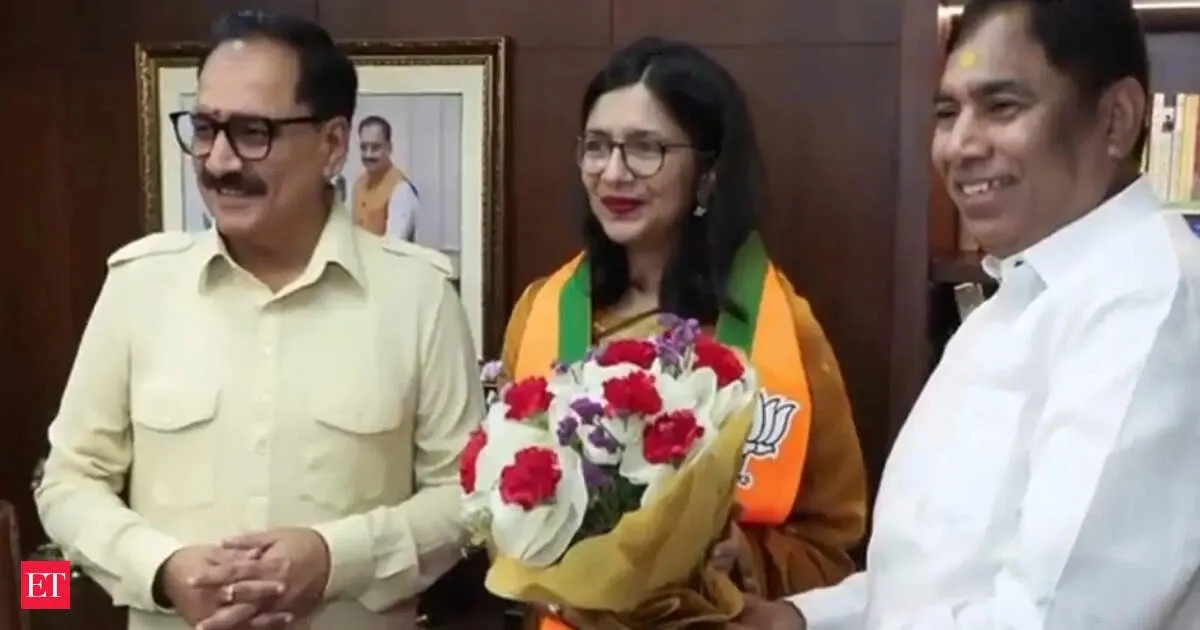 Swati Maliwal quits AAP joins BJP pledges to work for Delhi with BJP leadership present