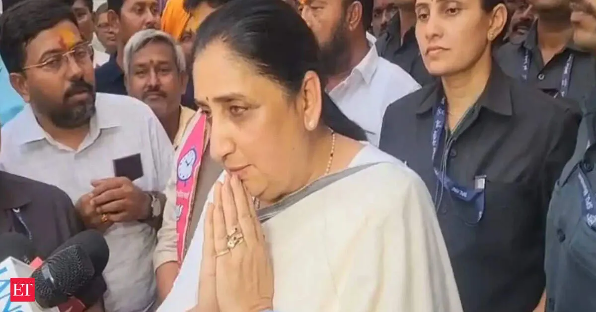 Sunetra Pawar set to win Baramati bypoll but urges supporters to shun victory rallies