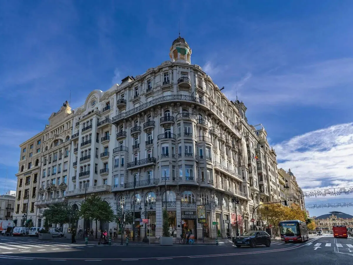 Spain approves 7 billion euro push to slash housing costs for young renters