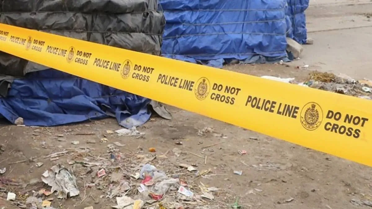 Telangana SOT police impersonators demand 3 crore from man running betting apps case registered