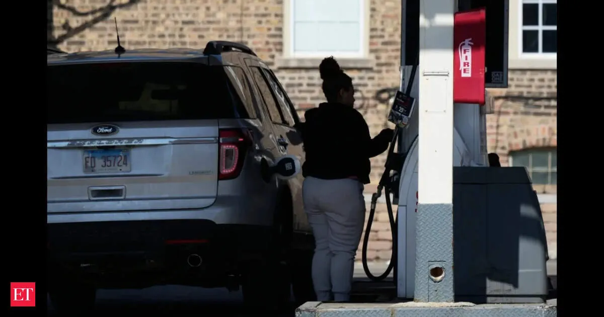 US gas prices near 5 dollars but a few states still beat the bill