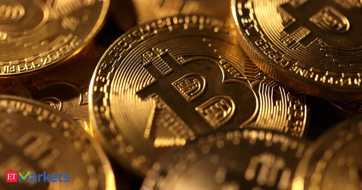 Bitcoin plunges toward 95000 as US regulatory worries spook investors
