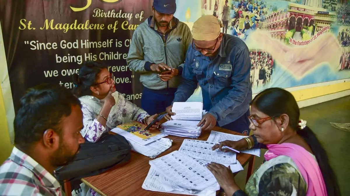 Karnataka to launch SIR from June 30 with 59000 BLOs to overhaul voter rolls across households