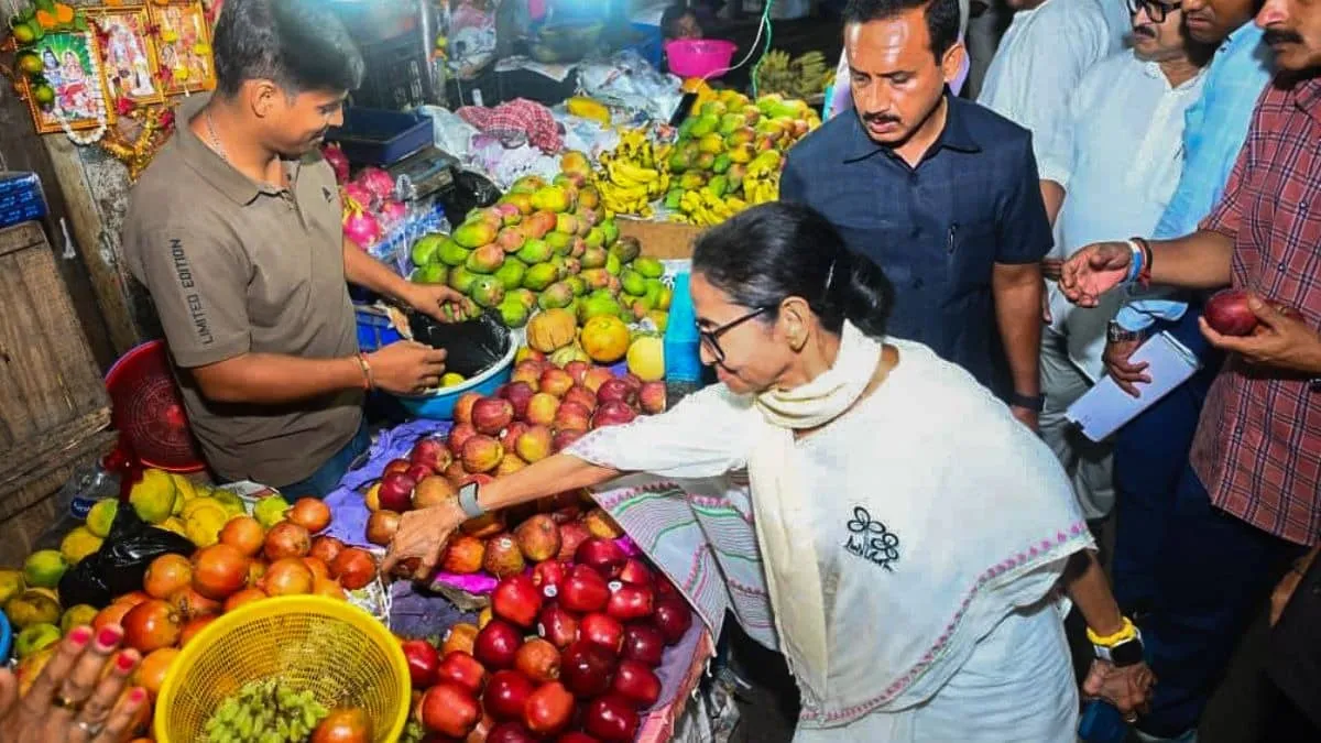 Mamata accuses poll rigging on Phase 2 day and claims outsiders control security in West Bengal