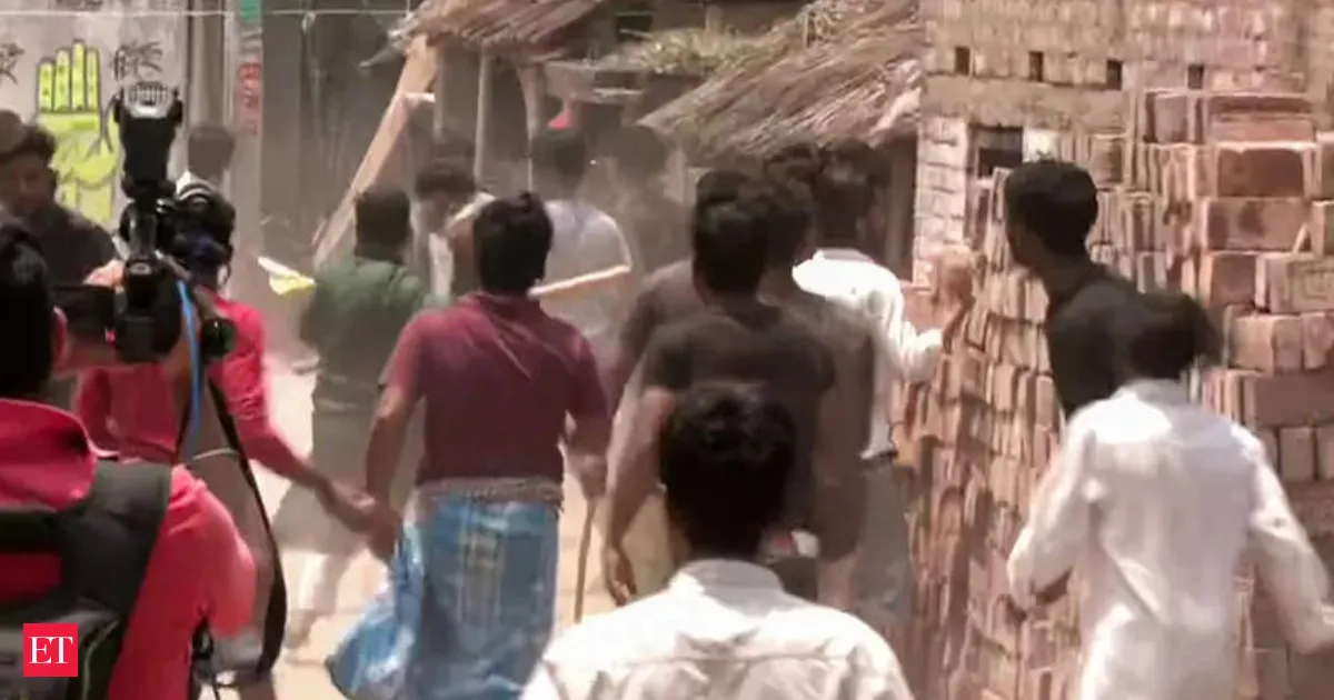 CEC orders continuous patrolling in West Bengal as threats of violence escalate