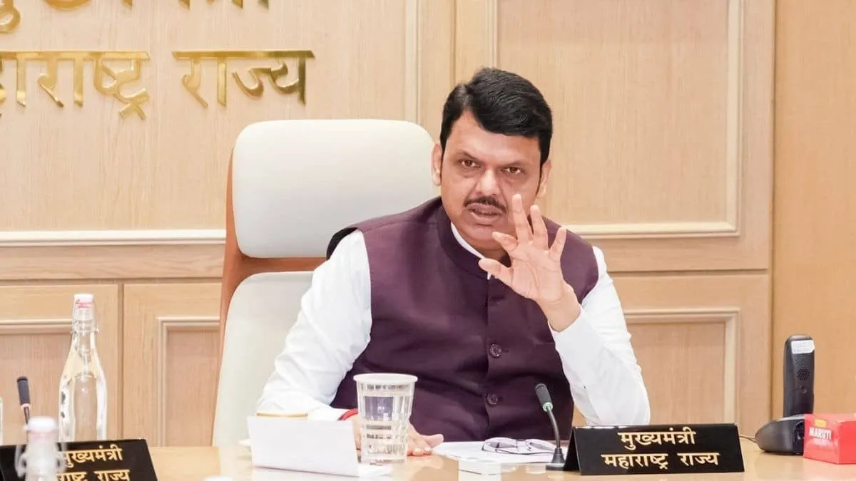Maharashtra govt scraps greeting rule for convicted MPs and MLAs amid new protocol