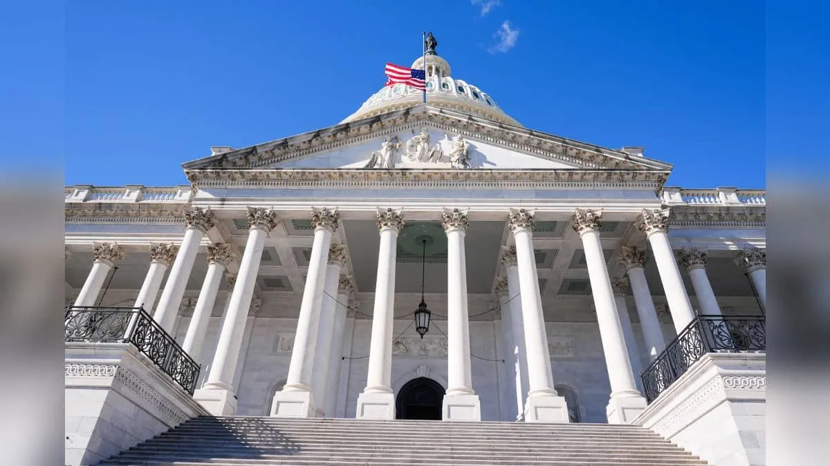 US shutdown drags on as flights, landmarks, and supplies feel the impact